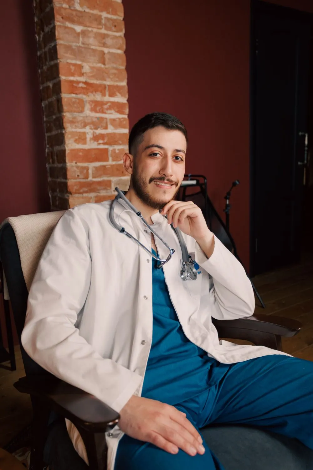 Retrato del Dr. Santiago Vélez, urólogo